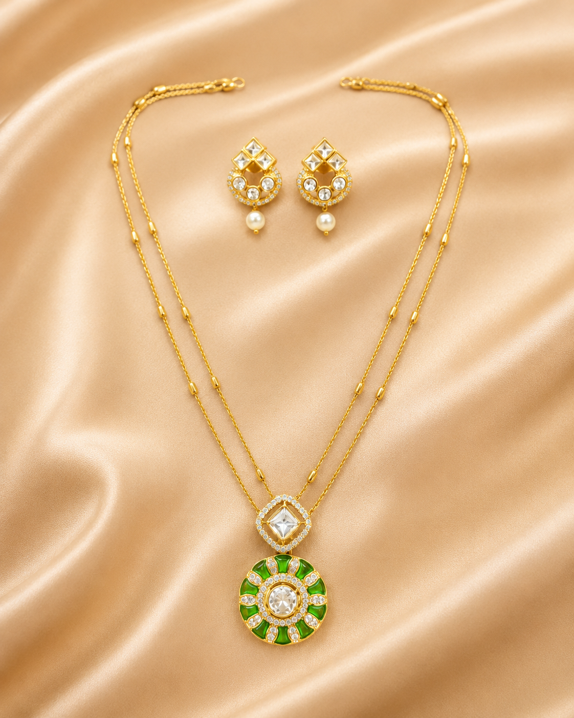 Emerald Aura Pendant Set thumbnail